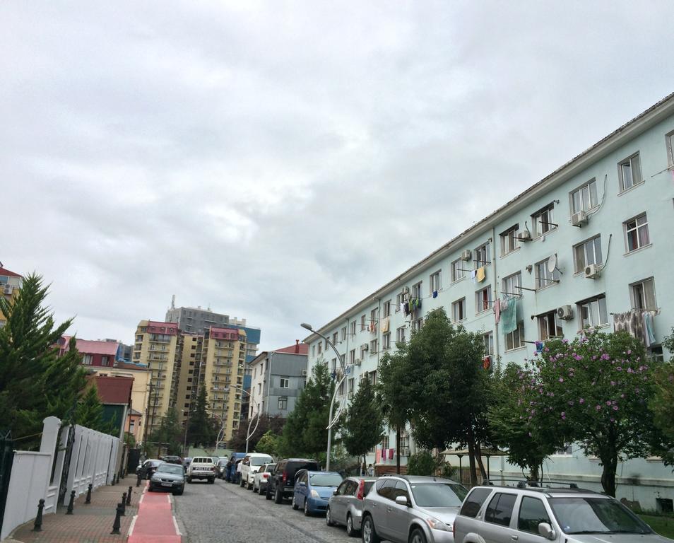Apartment On Khinikadze 4 Батуми Экстерьер фото