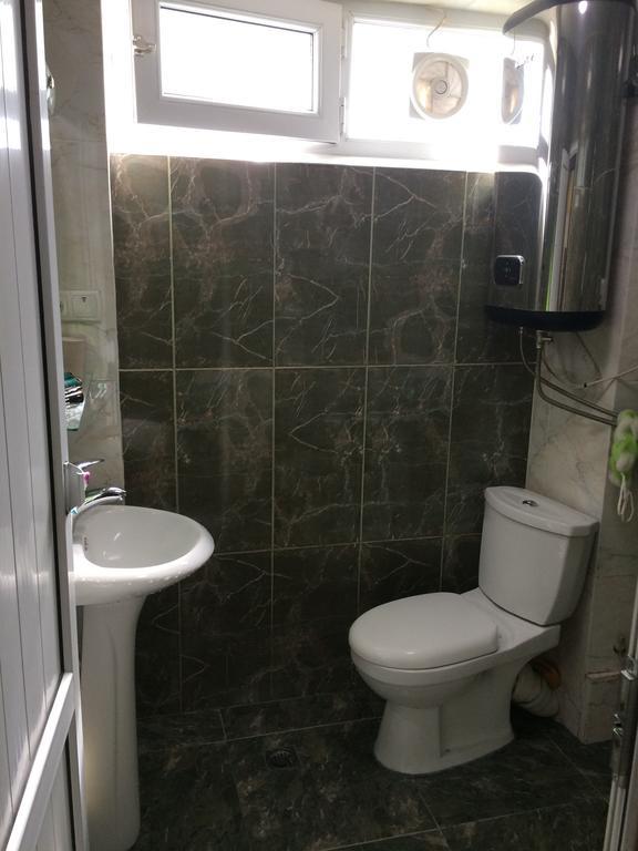 Apartment On Khinikadze 4 Батуми Экстерьер фото